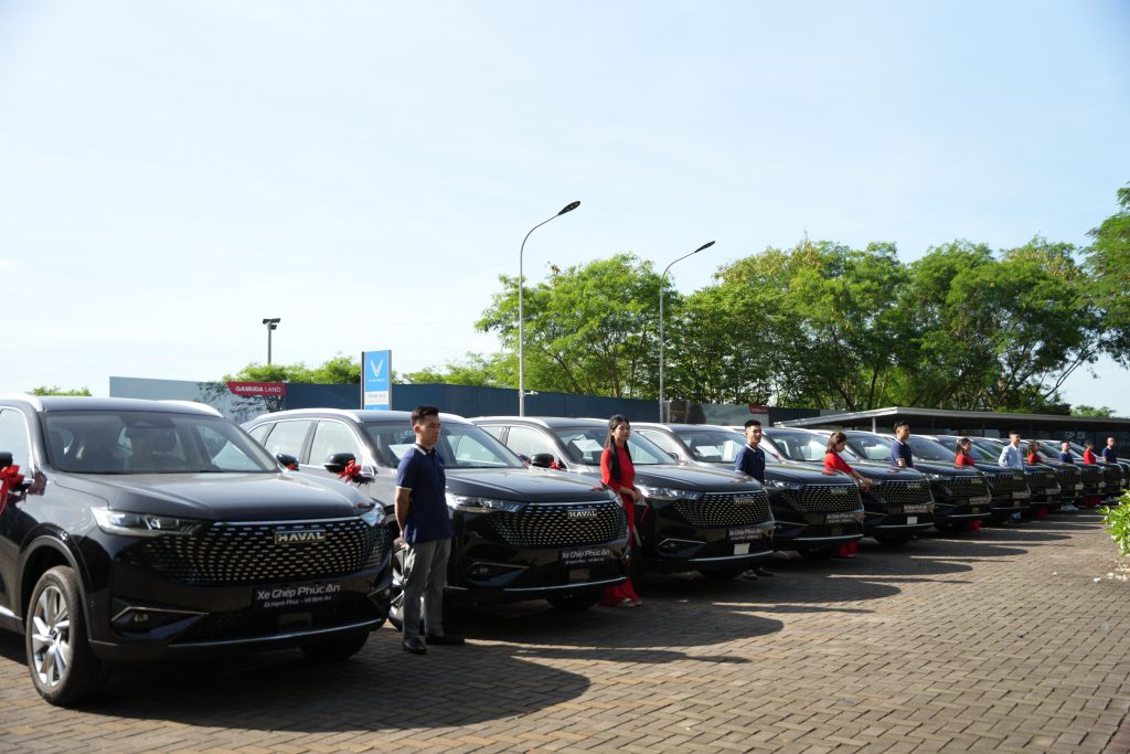 Đội ngũ tài xế 5 sao và nhân viên phục vụ thân thiện xe ghép Phúc An Đội ngũ tài xế 5 sao và nhân viên phục vụ thân thiện xe ghép Phúc An